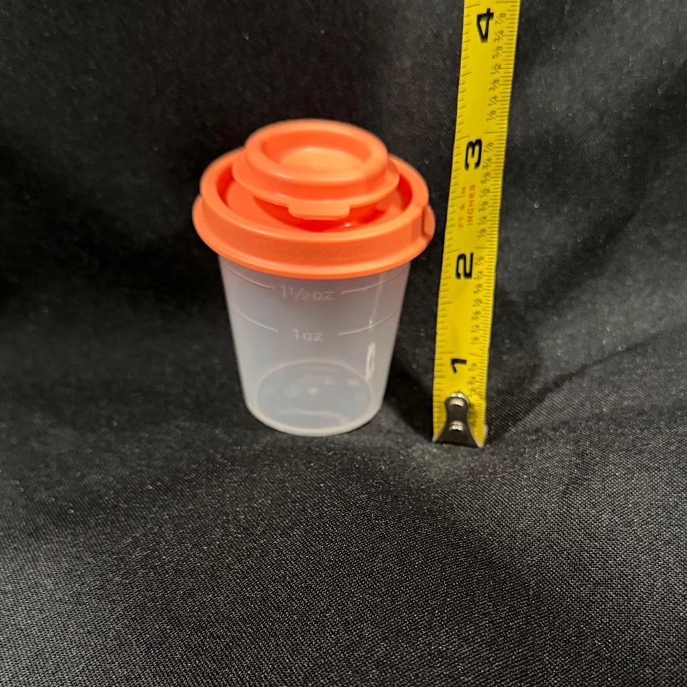NEW (NIP) Tupperware Mini Salt & Pepper Shaker Set, 2 oz capacities - Picture 5 of 6